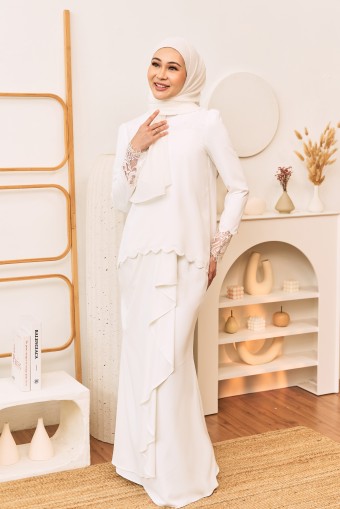 EIDRA Kurung in Offwhite